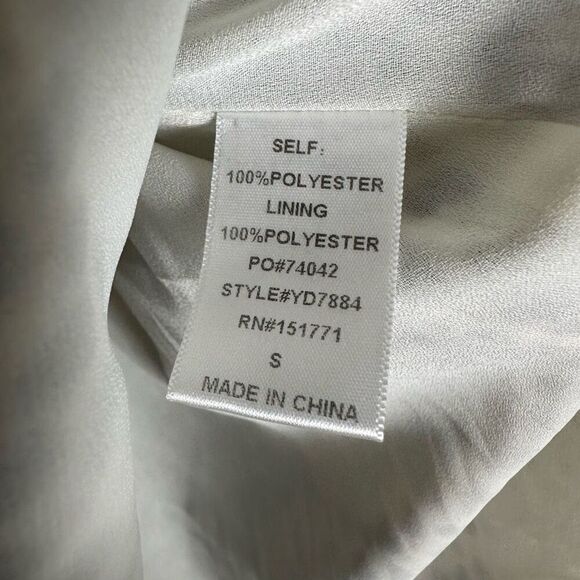 Gilli Womens Size Small Knee Length Dress Cream Red Black Lined Smocked Bodice - Picture 7 of 9